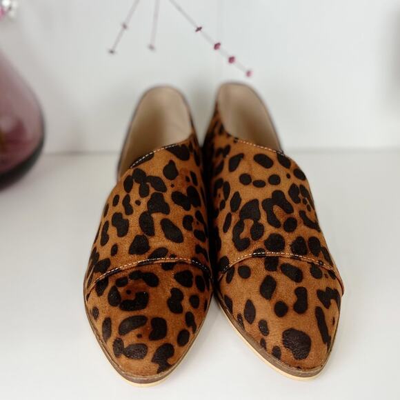 Beast Fashion Faux Suede Side Cutout Leopard Print Flats Size 6 - Picture 4 of 12